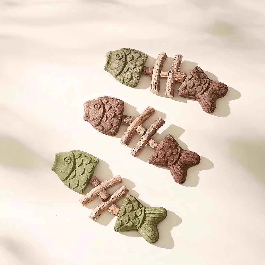 Fishbone Silvervine & Catnip Chew Stick