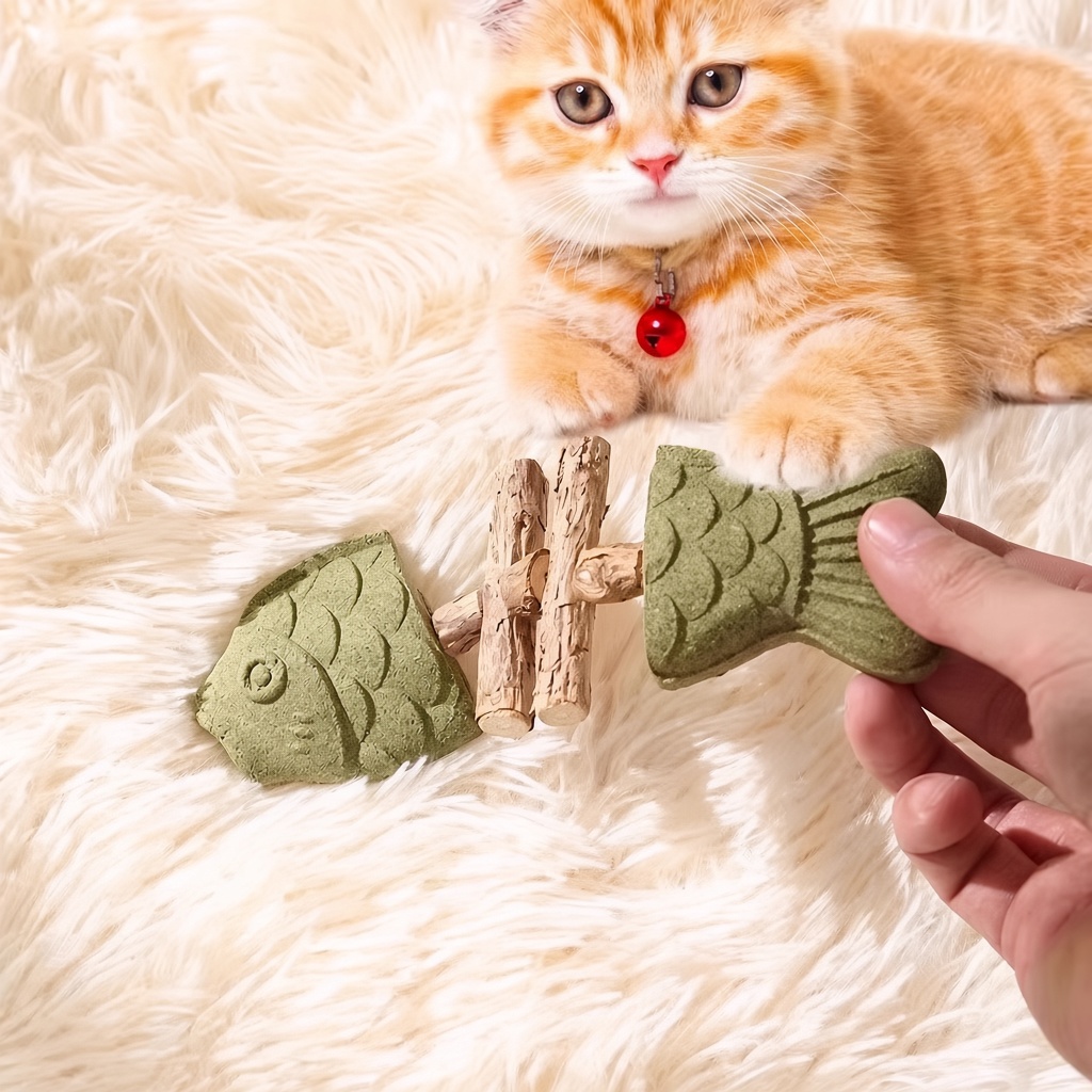 Fishbone Silvervine & Catnip Chew Stick
